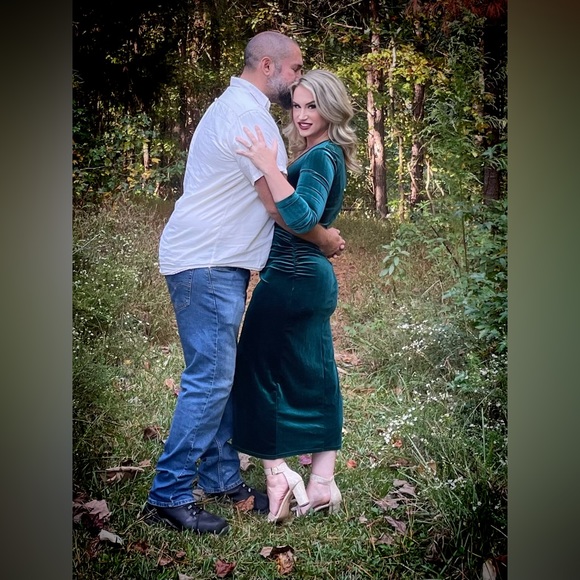 Meet your Poshers, Haley and the Squatch - Picture 3 of 3